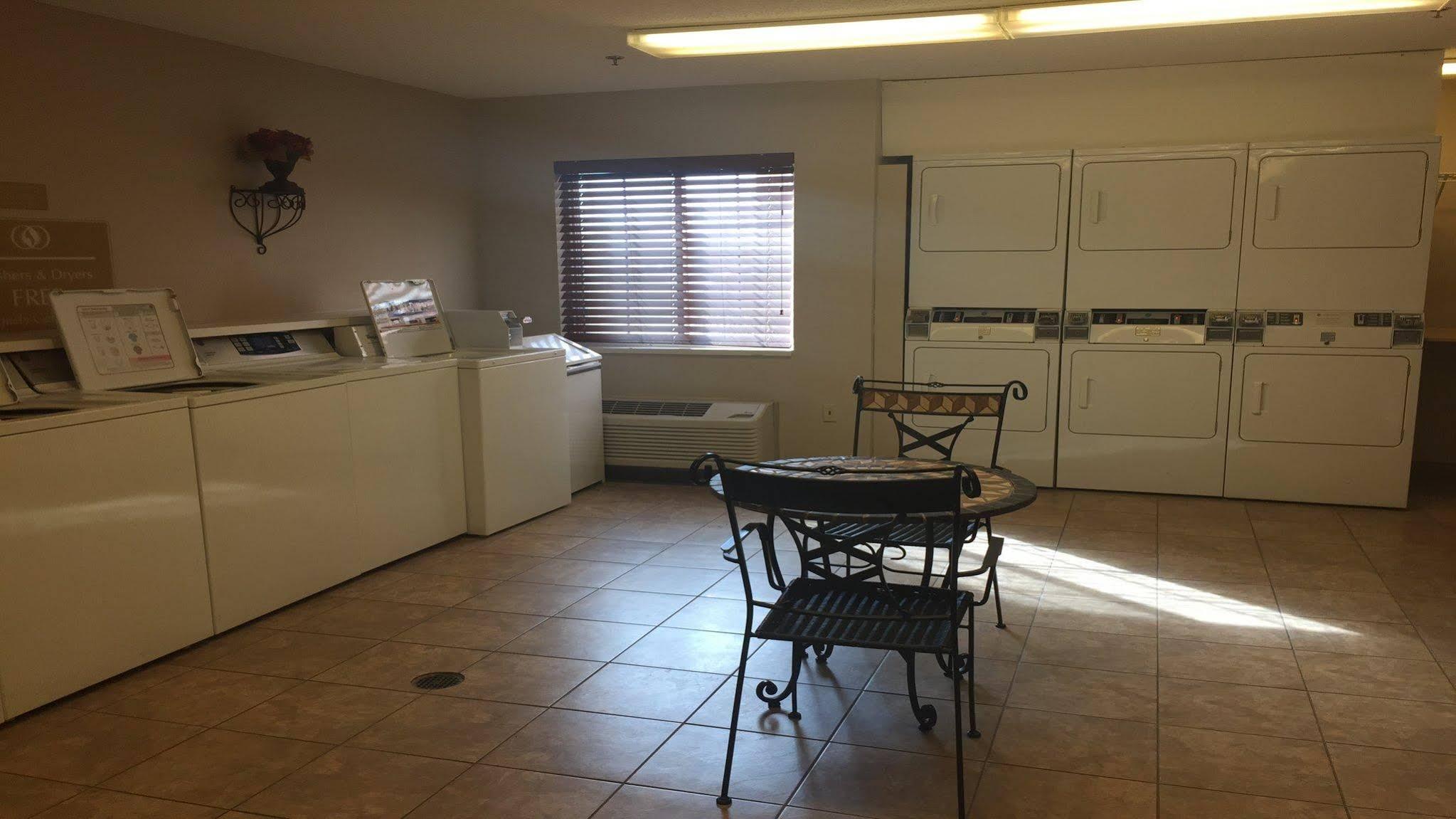 Sonesta Simply Suites Chicago Naperville Warrenville Buitenkant foto